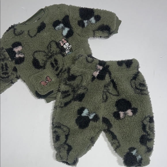 Disney Other - NB Disney Baby Green Outfit